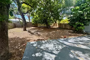 2107 Chippawa Pl, Sarasota, FL 34234 - Photo 16