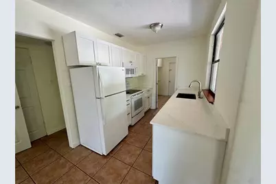 2107 Chippawa Place, Sarasota, FL 34234 - Photo 10