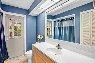 3399 Espanola Dr, Sarasota, FL 34239 - Photo 14