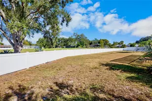 3399 Espanola Dr, Sarasota, FL 34239 - Photo 18