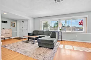 3399 Espanola Dr, Sarasota, FL 34239 - Photo 4