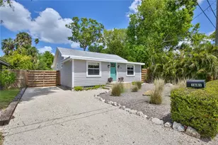 1681 8th St, Sarasota, FL 34236 - Photo 2