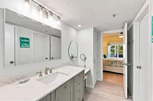 1206 Siesta Bayside Dr, Sarasota, FL 34242 - Photo 16