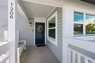 1206 Siesta Bayside Dr, Sarasota, FL 34242 - Photo 2