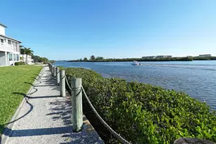 1206 Siesta Bayside Dr, Sarasota, FL 34242 - Photo 24