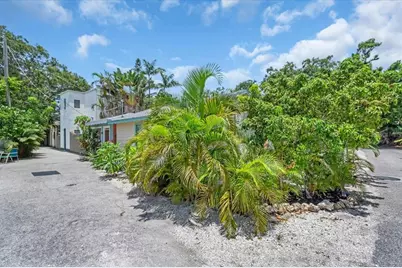 1760 Wisconsin Lane, Sarasota, FL 34239 - Photo 14