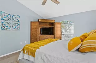 2718 Feiffer Cir, Sarasota, FL 34235 - Photo 26