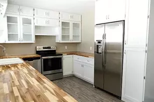 1761 Siesta Dr, Sarasota, FL 34239 - Photo 8