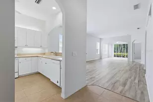 1622 Monarch Dr, Venice, FL 34293 - Photo 10