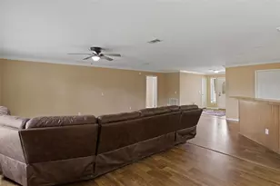 38616 Coleen Ave, Zephyrhills, FL 33540 - Photo 16