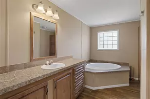 38616 Coleen Ave, Zephyrhills, FL 33540 - Photo 36