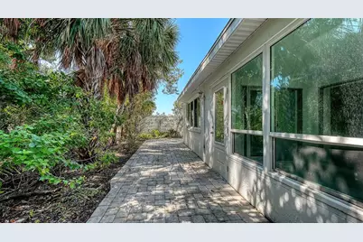 554 Spanish Drive S, Longboat Key, FL 34228 - Photo 38