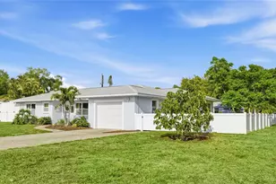 1415 42nd St W, Bradenton, FL 34205 - Photo 4