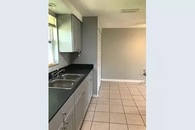 131 W Perry Lane, Englewood, FL 34224 - Photo 8