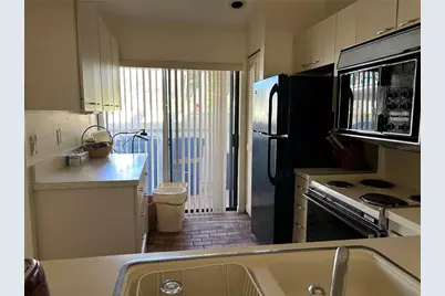 5204 Myrtle Wood #2, Sarasota, FL 34235 - Photo 2