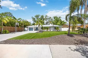 1865 Orchid St, Sarasota, FL 34239 - Photo 2