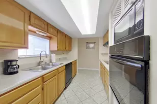 8608 Cattail Dr, Temple Terrace, FL 33637 - Photo 6