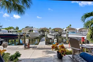 6057 Moorings Dr S, Saint Petersburg, FL 33712 - Photo 6