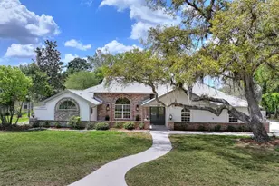 419 Silas Ct, Spring Hill, FL 34609 - Photo 2