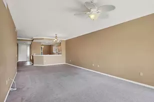 8406 Wethersfield Run, Lakewood Ranch, FL 34202 - Photo 14