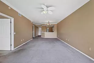 8406 Wethersfield Run, Lakewood Ranch, FL 34202 - Photo 16