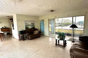 210 21st St NE, Bradenton, FL 34208 - Photo 12