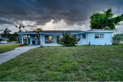 210 21st Street NE, Bradenton, FL 34208 - Photo 8