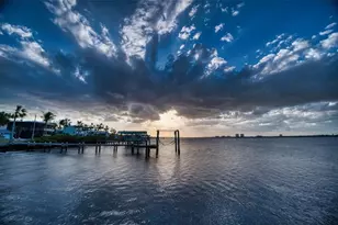 210 21st St NE, Bradenton, FL 34208 - Photo 2