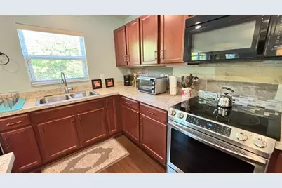 11521 Southern Creek Drive, Gibsonton, FL 33534 - Photo 8