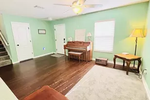 11521 Southern Creek Dr, Gibsonton, FL 33534 - Photo 2