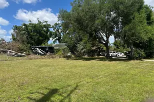 5628 24th St E, Bradenton, FL 34203 - Photo 4