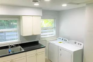 2541 Floyd St, Sarasota, FL 34239 - Photo 6