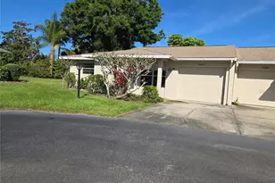 2974 Captiva Gardens Dr, Sarasota, FL 34231 - Photo 2