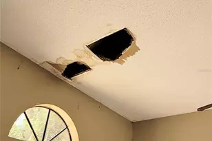 1005 Greystone Ln, Sarasota, FL 34232 - Photo 6