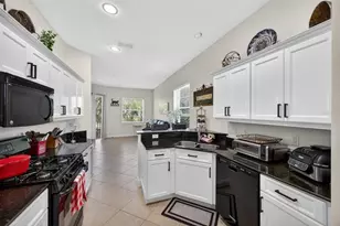 8229 Miramar Way, Lakewood Ranch, FL 34202 - Photo 16