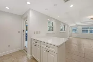 6140 Midnight Pass Rd, Sarasota, FL 34242 - Photo 6