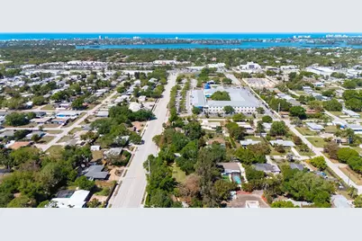 4717 Crystal Avenue, Sarasota, FL 34231 - Photo 12