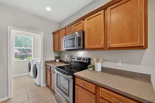 3736 82nd Ave Cir E, Sarasota, FL 34243 - Photo 10