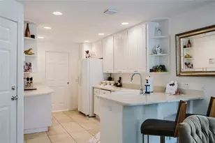 1564 Napoli Dr W, Sarasota, FL 34232 - Photo 10