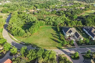 3433 Founders Club Dr, Sarasota, FL 34240 - Photo 10