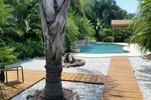 2704 Marlette St, Sarasota, FL 34231 - Photo 6