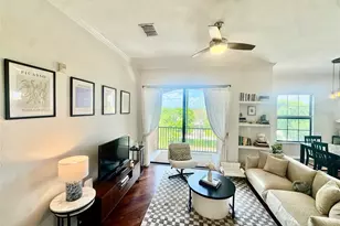 8319 38th St Cir E, Sarasota, FL 34243 - Photo 8