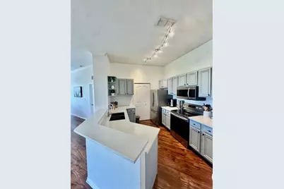 8319 38th Street Circle E #305, Sarasota, FL 34243 - Photo 4