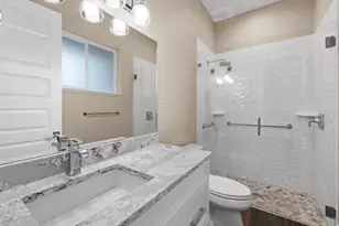 5618 Britannia Dr, Sarasota, FL 34231 - Photo 44