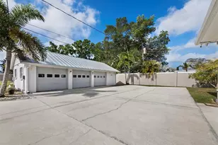 5618 Britannia Dr, Sarasota, FL 34231 - Photo 52