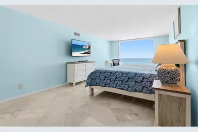 2425 Gulf Of Mexico Drive #8C, Longboat Key, FL 34228 - Photo 38