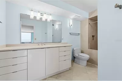 2425 Gulf Of Mexico Drive #8C, Longboat Key, FL 34228 - Photo 12