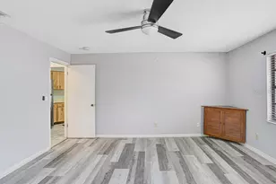 1807 New Bedford Dr, Sun City Center, FL 33573 - Photo 16