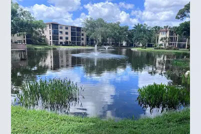 315 30th Avenue W #B203, Bradenton, FL 34205 - Photo 2