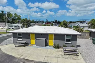 3412 Clarinda St, Sarasota, FL 34232 - Photo 2